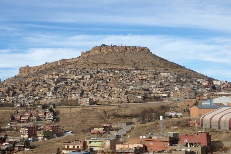 Mardin Yeşilli’den Kazdağları’na Doğayla İç İçe Bir Tatil: Bayramiç Evciler Köyü İnziva Oteli