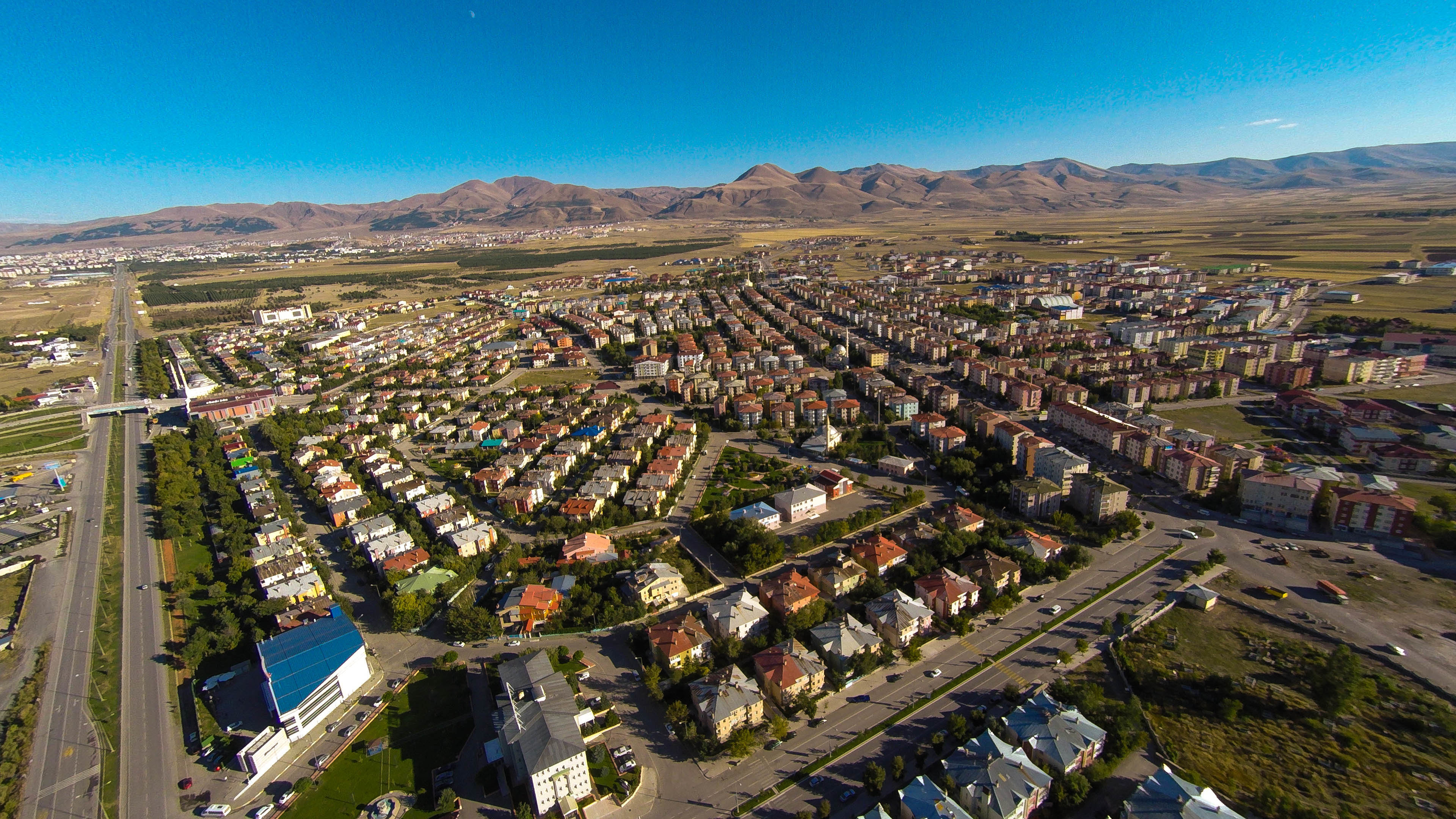 Erzurum Aziziye Tatilcileri İçin Kazdağları’na Kaçış: Bayramiç Evciler Köyündeki İnziva Oteliniz Sizi Bekliyor