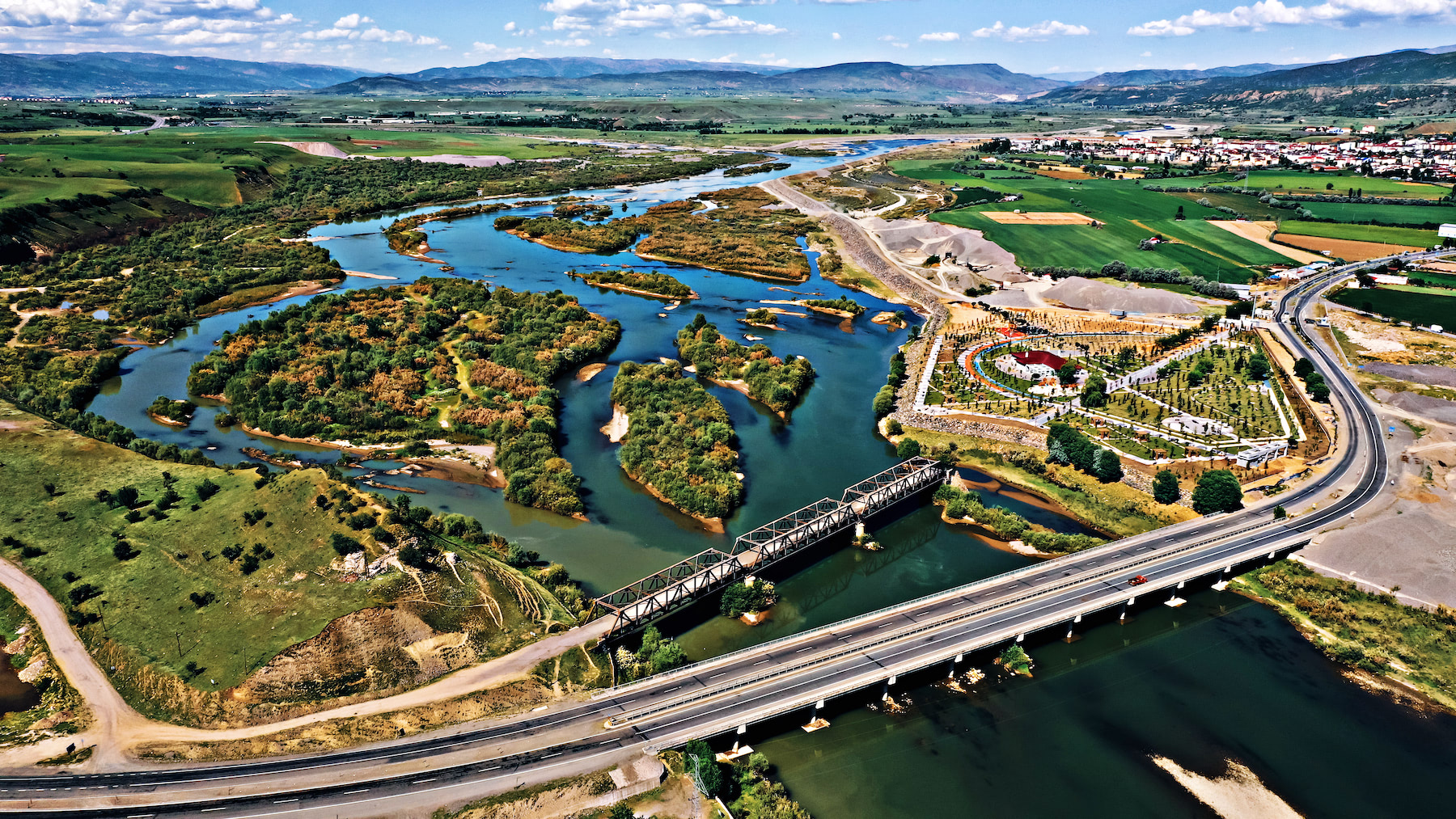 Bingöl Genç İlçesinden Çanakkale Bayramiç Evciler Köyü Kazdağları’ndaki İnziva Otel’e Yolculuk