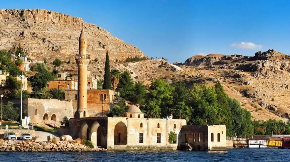 Şanlıurfa Bozova’dan Kaçamak: Kazdağları’nda İnziva Otelde Doğa ile Baş Başa Tatil