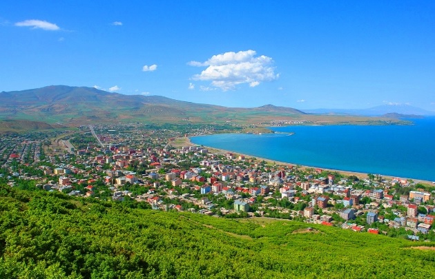 Bitlis Tatvan’dan Kazdağları’nda Sakin Bir Kaçamak: Bayramiç Evciler Köyü İnziva Otel